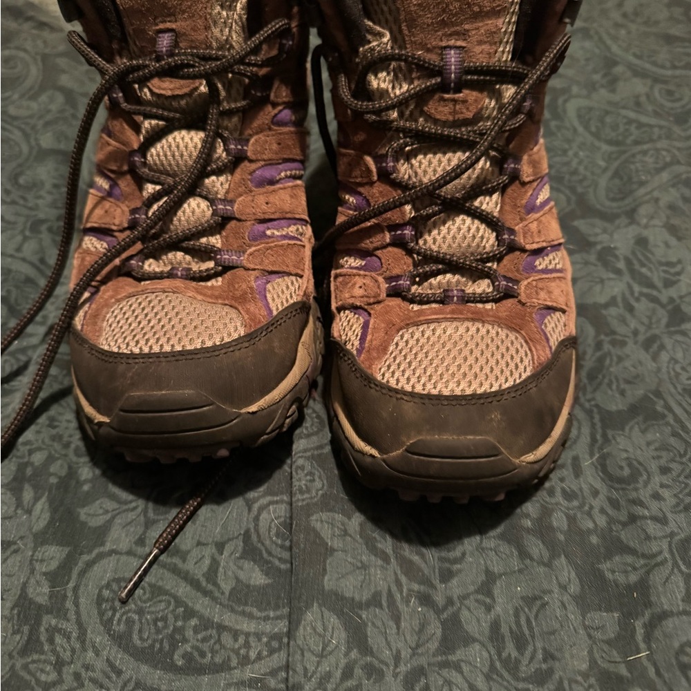 Merril women’s hiking boot